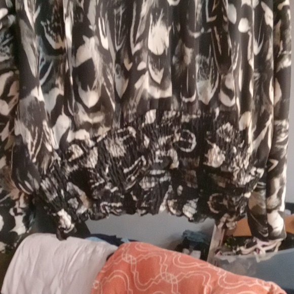 Banded dress blouse - Picture 2 of 4